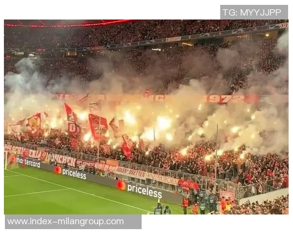 欧足联对拜仁处以罚款并关闭看台因极端球迷燃放烟花事件