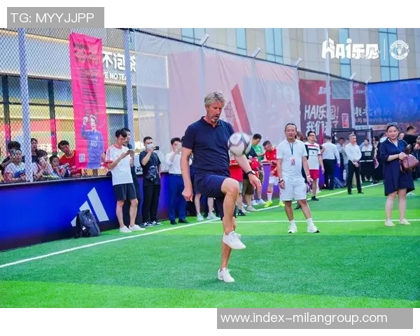 范德萨谈奥纳纳失误及曼联高压对新人的影响和挑战 范德萨谈奥纳纳失误及曼联高压对新人的影响和挑战