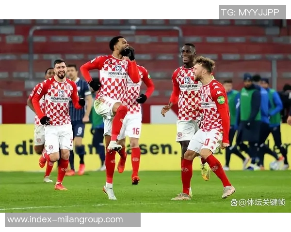 德甲前瞻：拜仁强势反弹法兰克福难敌多特连胜挑战药厂失分危机